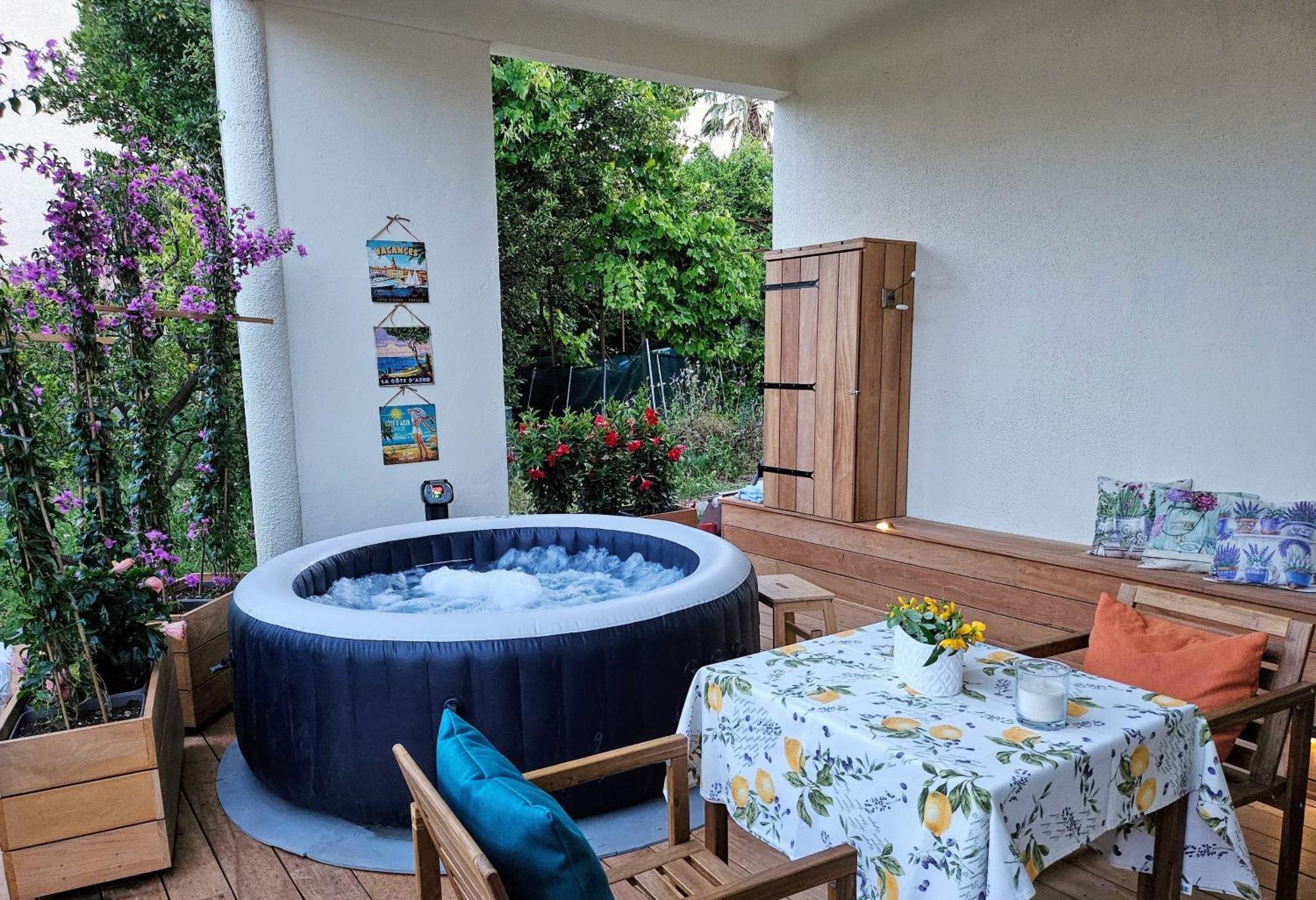 Charmant Studio Pres De La Plage Avec Jacuzzi Et Terrasse Privative Villeneuve-Loubet Exteriér fotografie